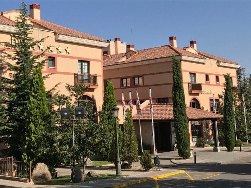 ホテル セゴビア シエラ デ グアダラマ Los Ángeles de San Rafael エクステリア 写真